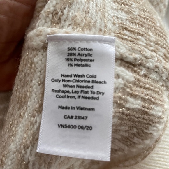 Talbots white and gold/ snowflake sweater, size petite large, cotton blend. NWOT - Picture 11 of 13